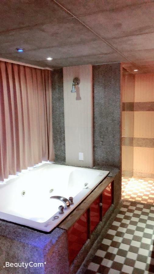 Jungle City Motel Цзяи Экстерьер фото